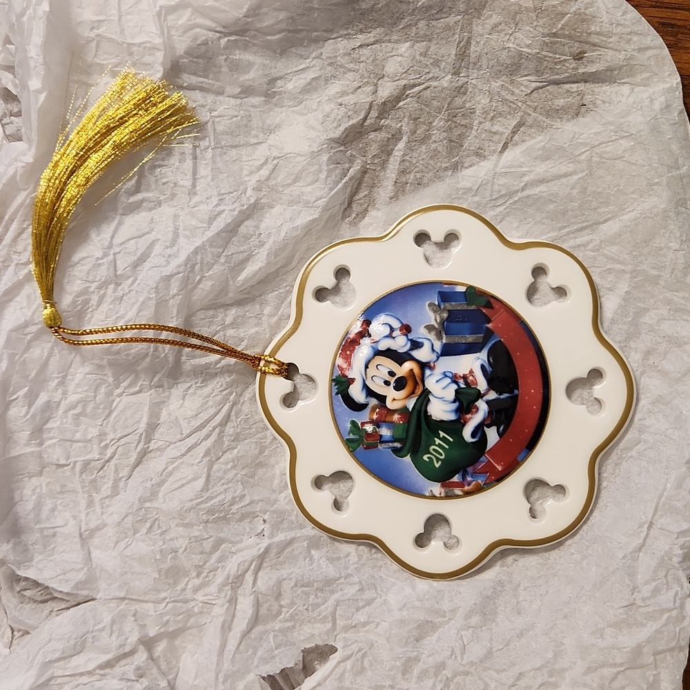 2011 Mickey Mouse Christmas Ornament